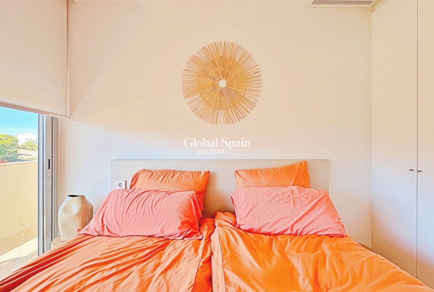 Odsprzedaż - PENTHOUSE -
TORREVIEJA - 