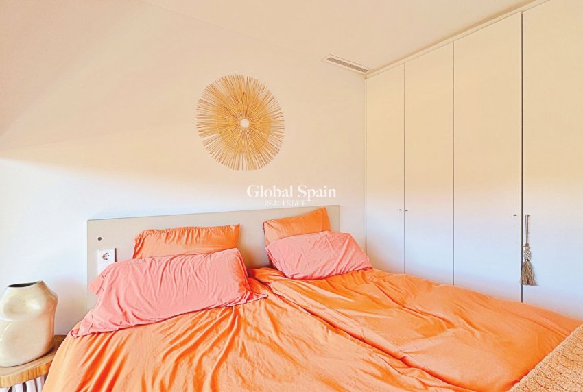 Odsprzedaż - PENTHOUSE -
TORREVIEJA - 