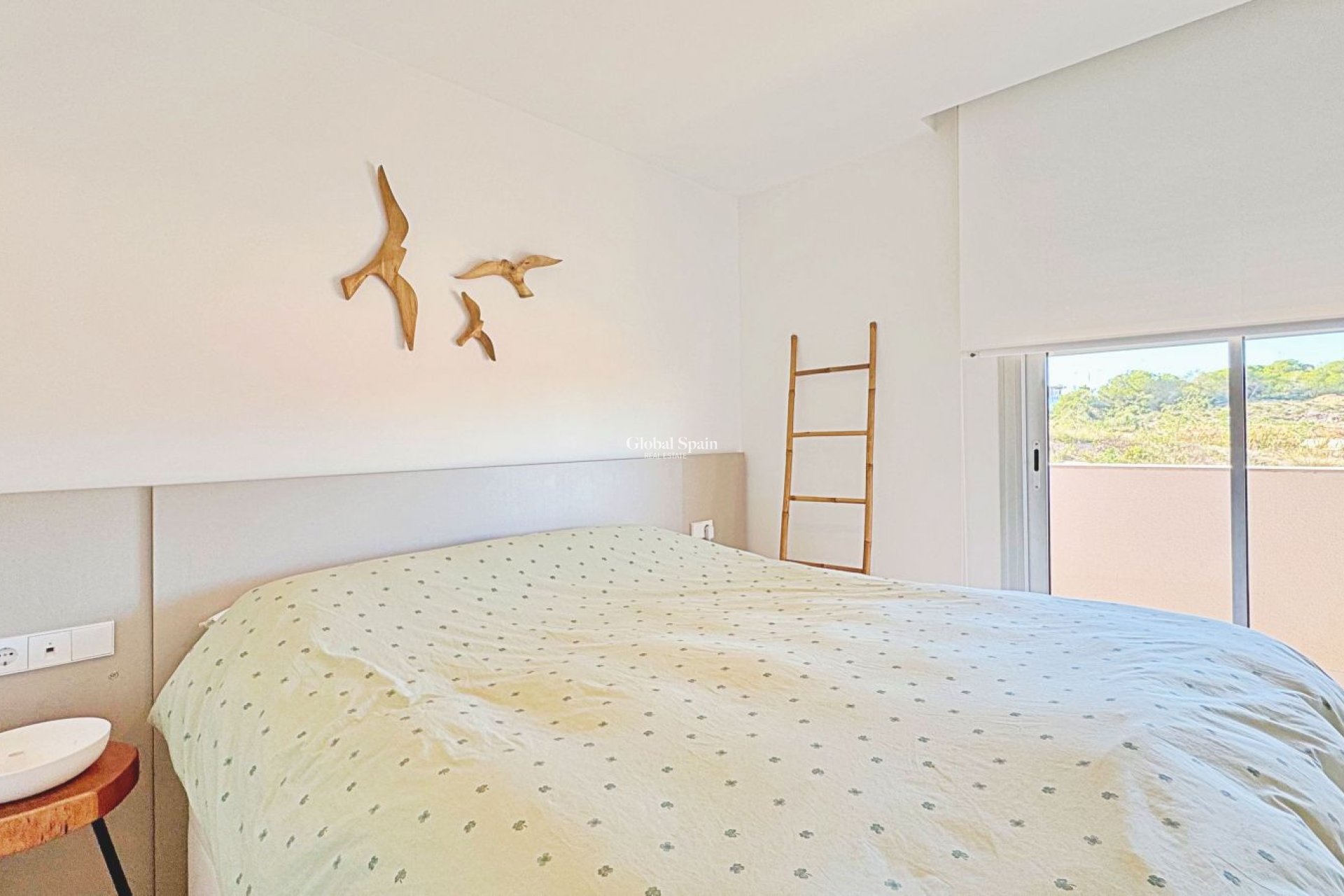 Odsprzedaż - PENTHOUSE -
TORREVIEJA - 