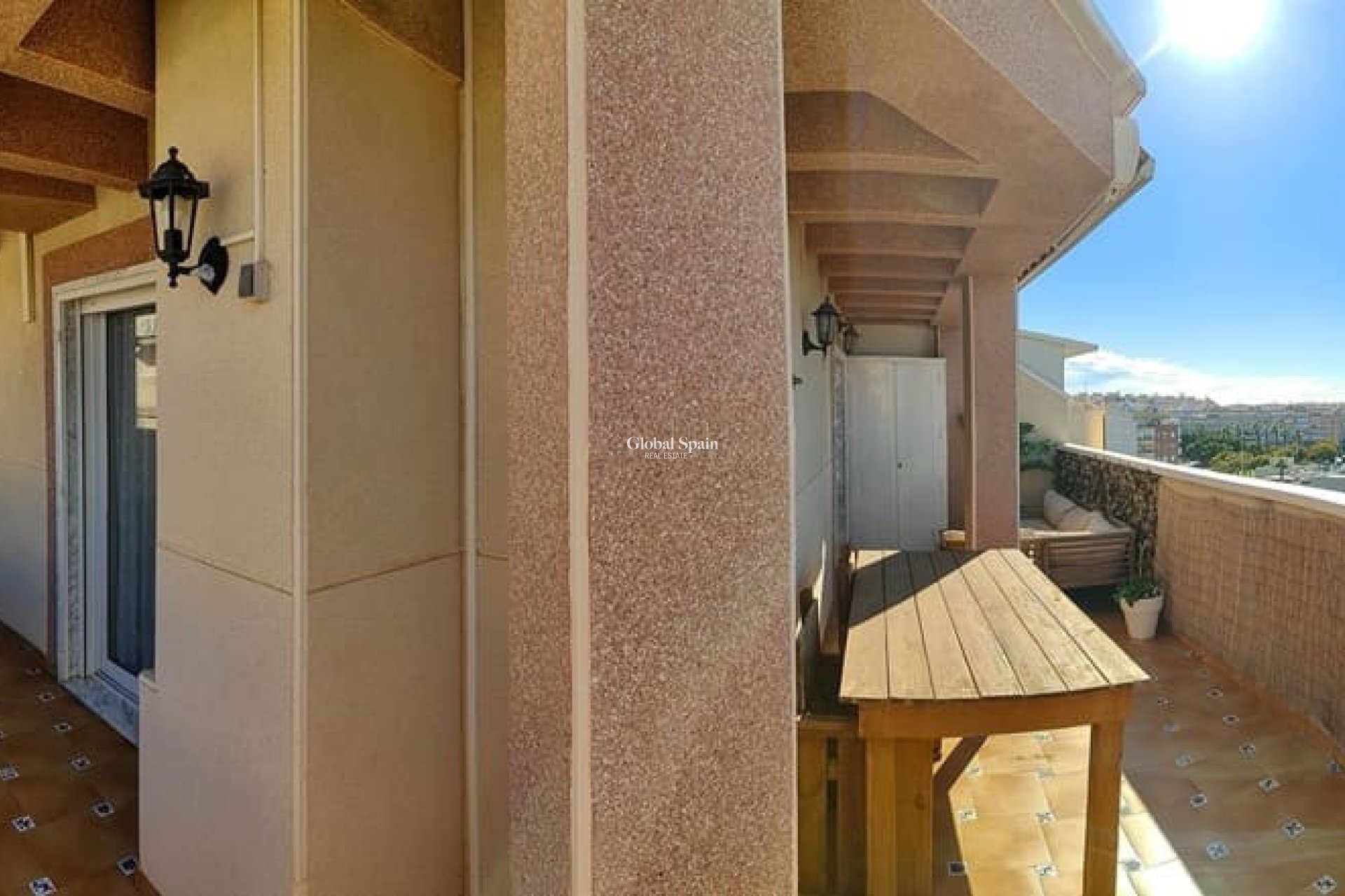 Odsprzedaż - PENTHOUSE -
TORREVIEJA - 