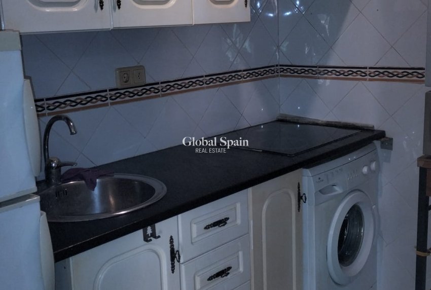 Odsprzedaż - PENTHOUSE -
TORREVIEJA - 