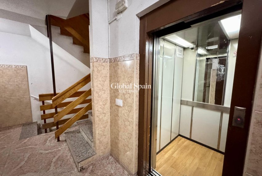 Odsprzedaż - PENTHOUSE -
TORREVIEJA - 