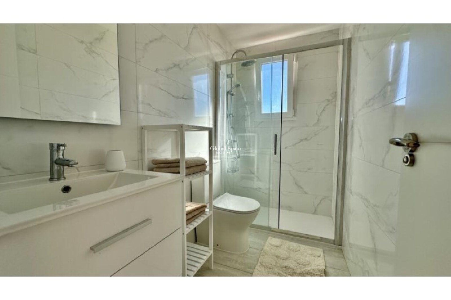 Odsprzedaż - PENTHOUSE -
TORREVIEJA - 