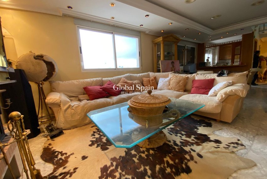 Odsprzedaż - PENTHOUSE -
TORREVIEJA - 