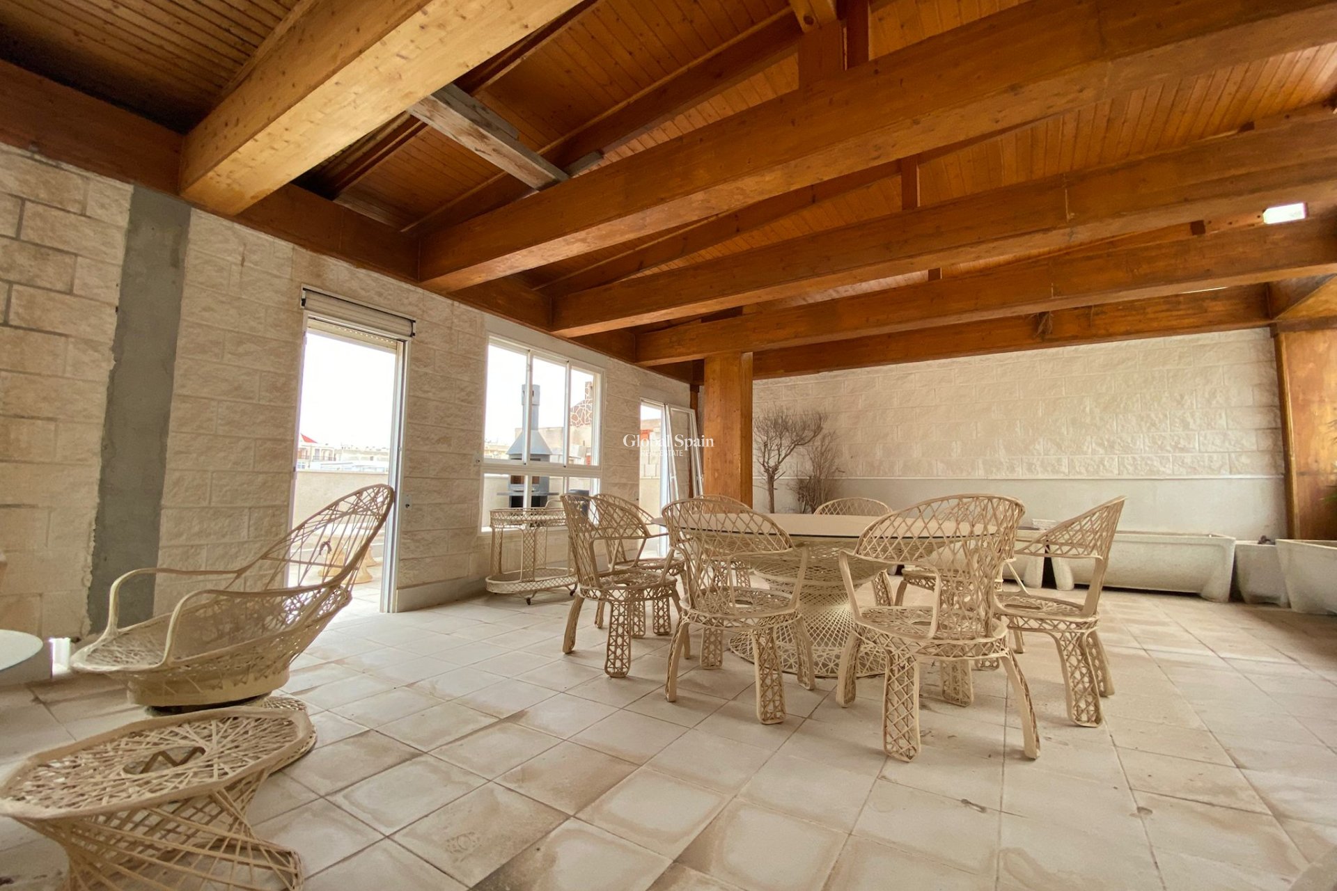 Odsprzedaż - PENTHOUSE -
TORREVIEJA - 