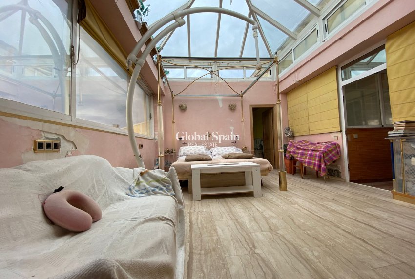 Odsprzedaż - PENTHOUSE -
TORREVIEJA - 