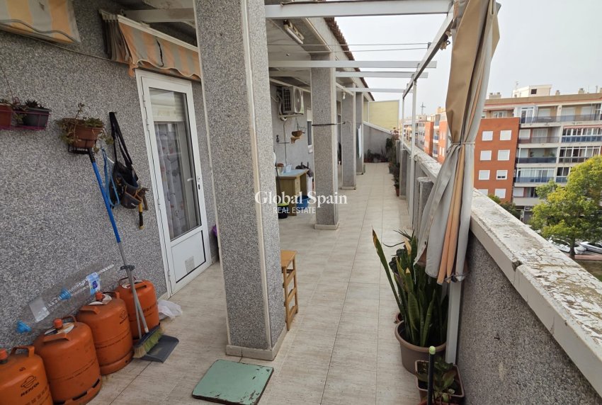 Odsprzedaż - PENTHOUSE -
TORREVIEJA - 