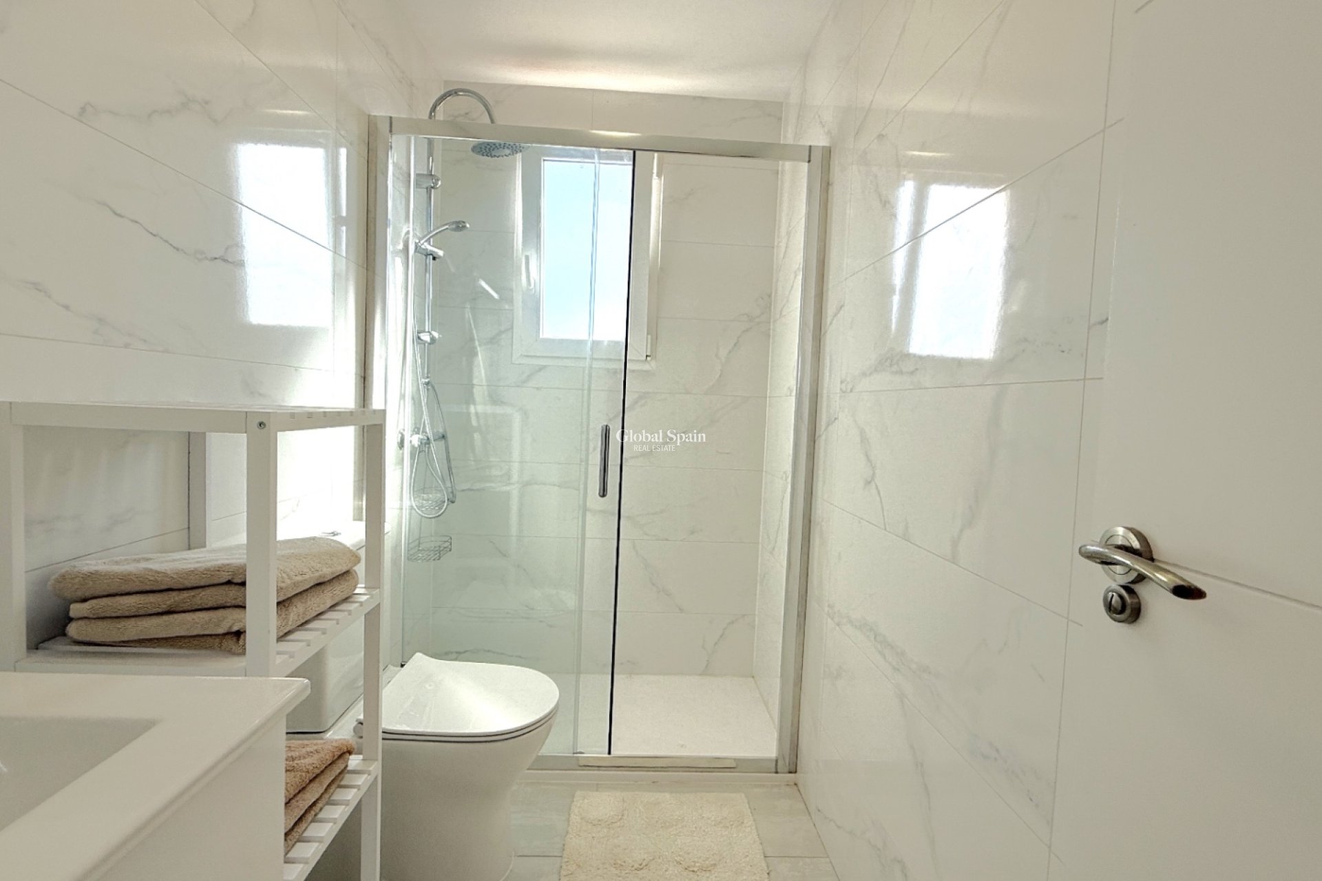 Odsprzedaż - PENTHOUSE -
TORREVIEJA - 