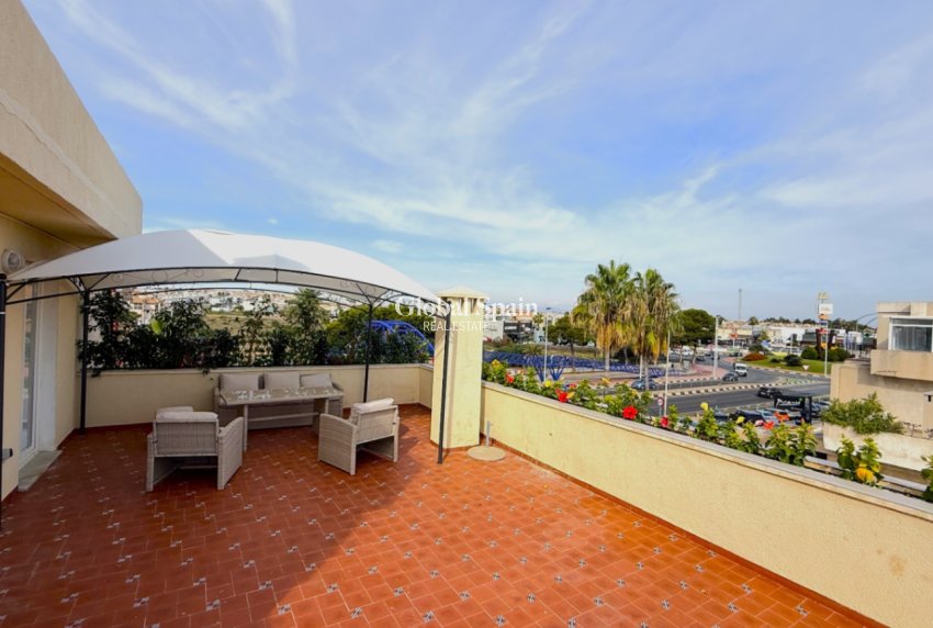 Odsprzedaż - PENTHOUSE -
TORREVIEJA - 