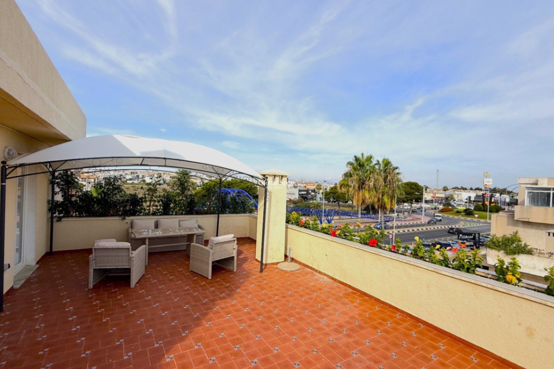 Odsprzedaż - PENTHOUSE -
TORREVIEJA - 