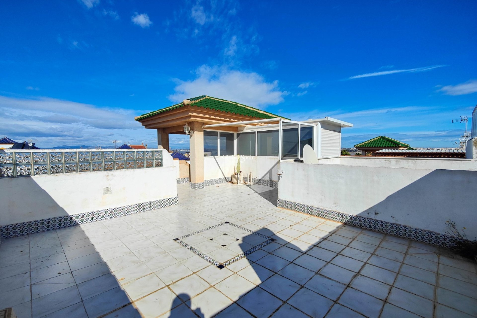 Odsprzedaż - PENTHOUSE -
TORREVIEJA - 