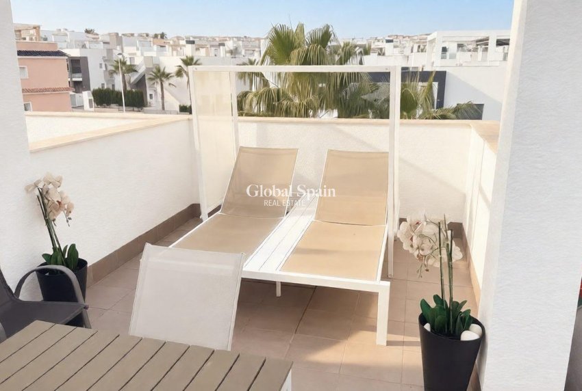 Odsprzedaż - PENTHOUSE -
TORREVIEJA - 