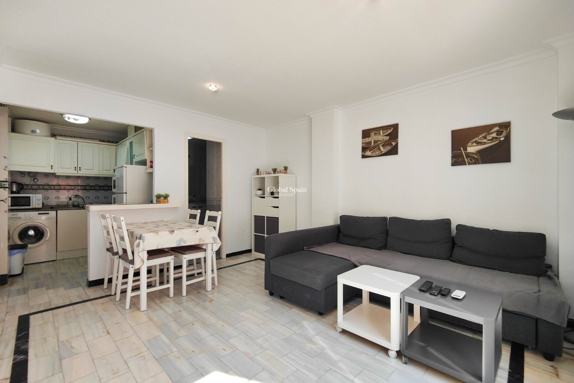 Odsprzedaż - PENTHOUSE -
TORREVIEJA - 