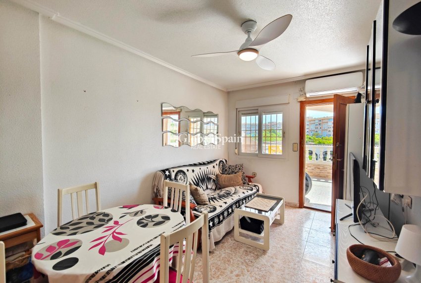 Odsprzedaż - PENTHOUSE -
TORREVIEJA - 