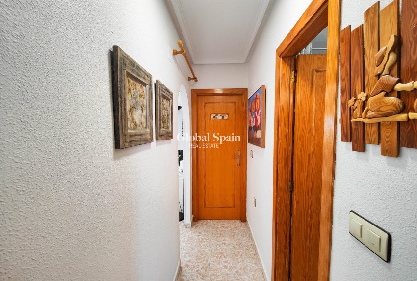 Odsprzedaż - PENTHOUSE -
TORREVIEJA - 