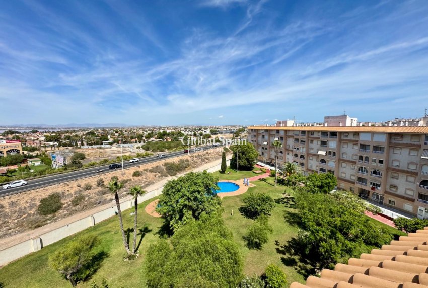 Odsprzedaż - PENTHOUSE -
TORREVIEJA - 