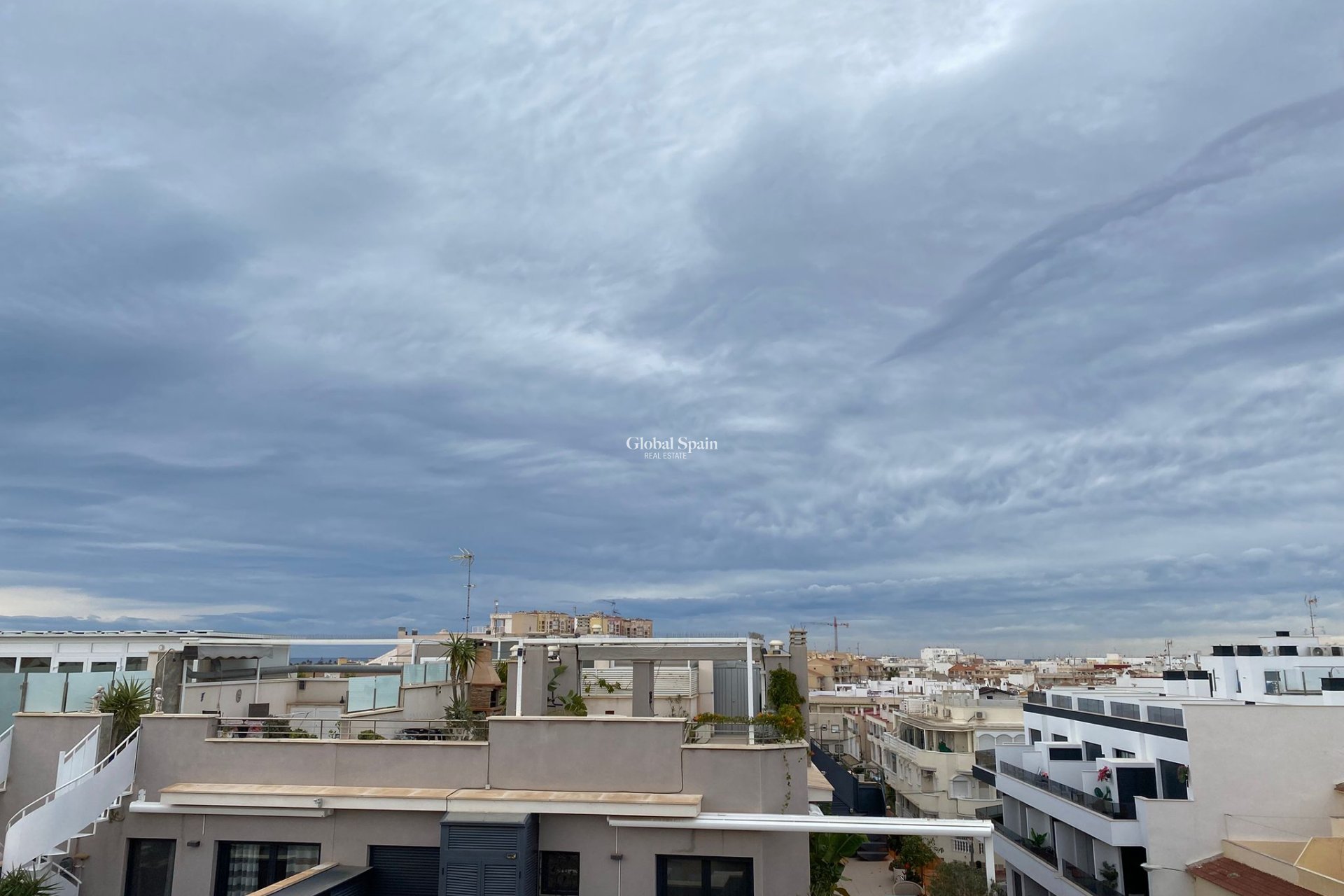 Odsprzedaż - PENTHOUSE -
TORREVIEJA - 