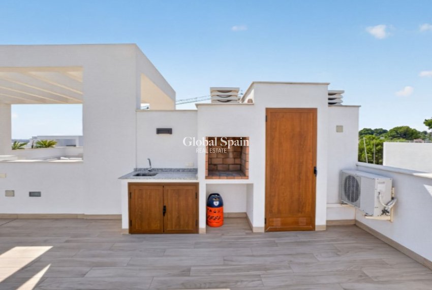 Odsprzedaż - PENTHOUSE -
TORREVIEJA - 