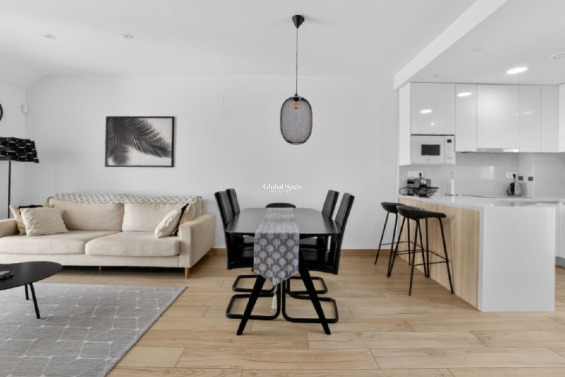 Odsprzedaż - PENTHOUSE -
TORREVIEJA - 