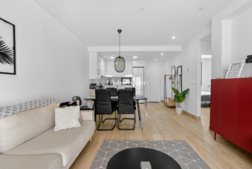 Odsprzedaż - PENTHOUSE -
TORREVIEJA - 