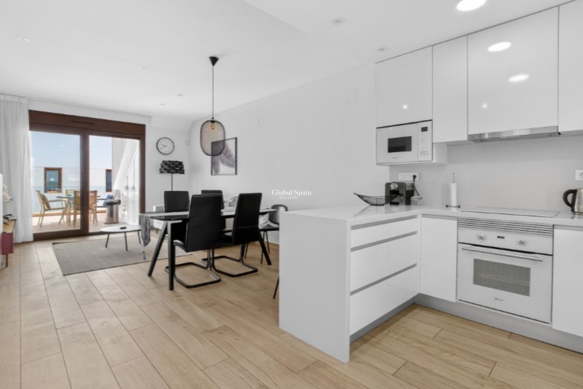 Odsprzedaż - PENTHOUSE -
TORREVIEJA - 