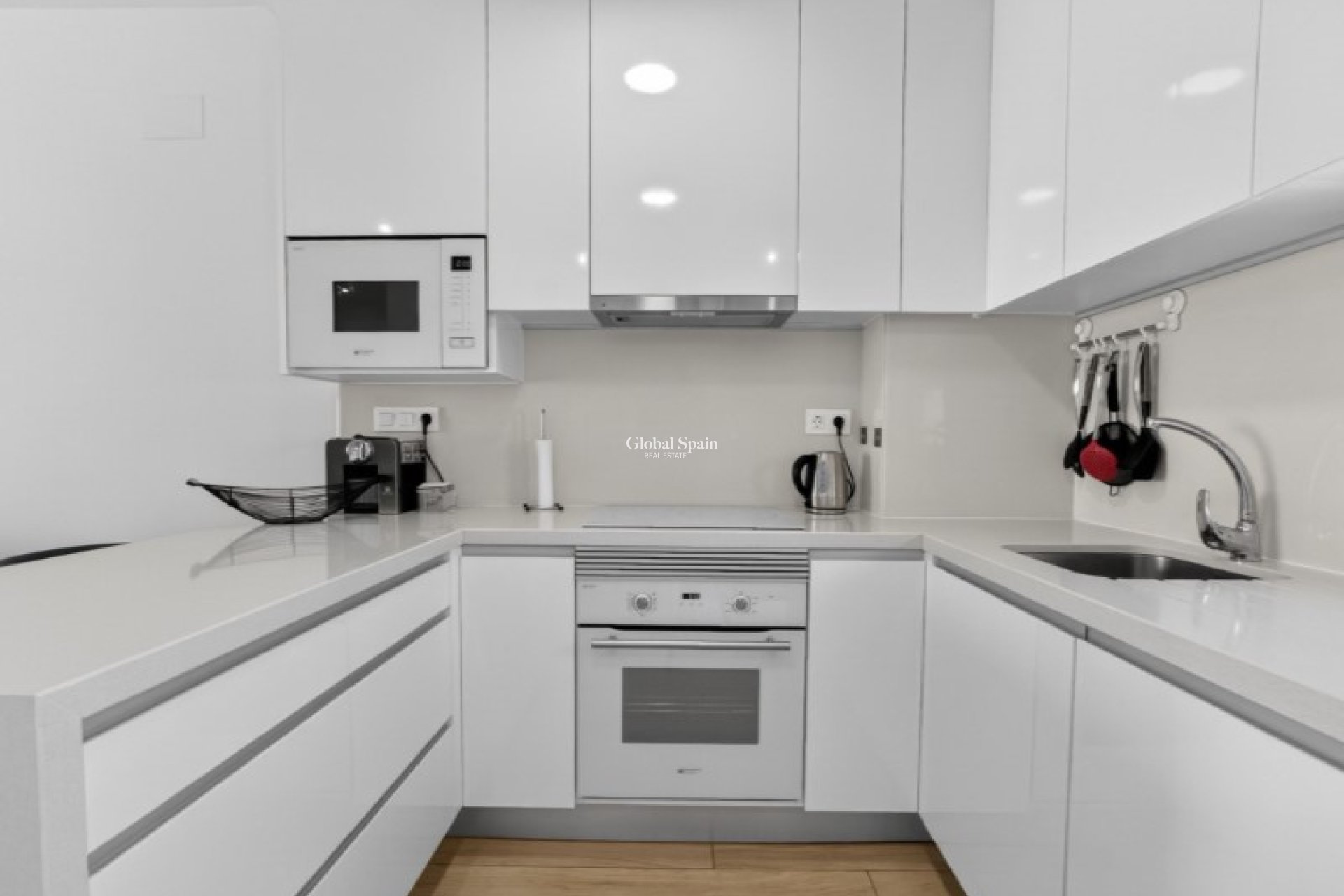 Odsprzedaż - PENTHOUSE -
TORREVIEJA - 