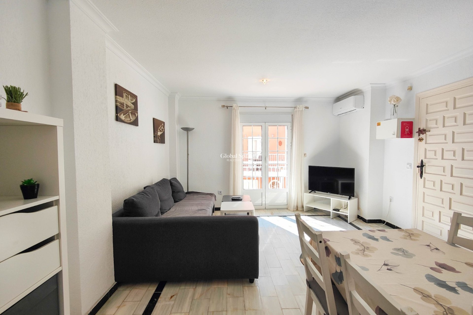 Odsprzedaż - PENTHOUSE -
TORREVIEJA - 