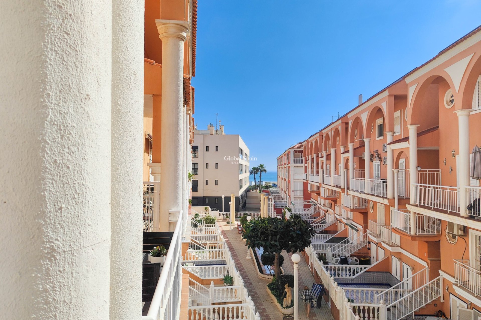 Odsprzedaż - PENTHOUSE -
TORREVIEJA - 