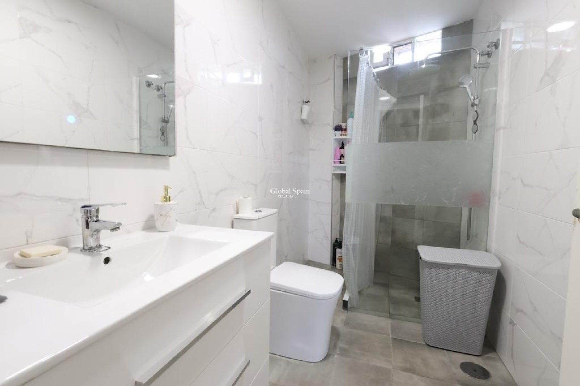Odsprzedaż - PENTHOUSE -
TORREVIEJA - 