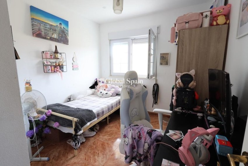 Odsprzedaż - PENTHOUSE -
TORREVIEJA - 
