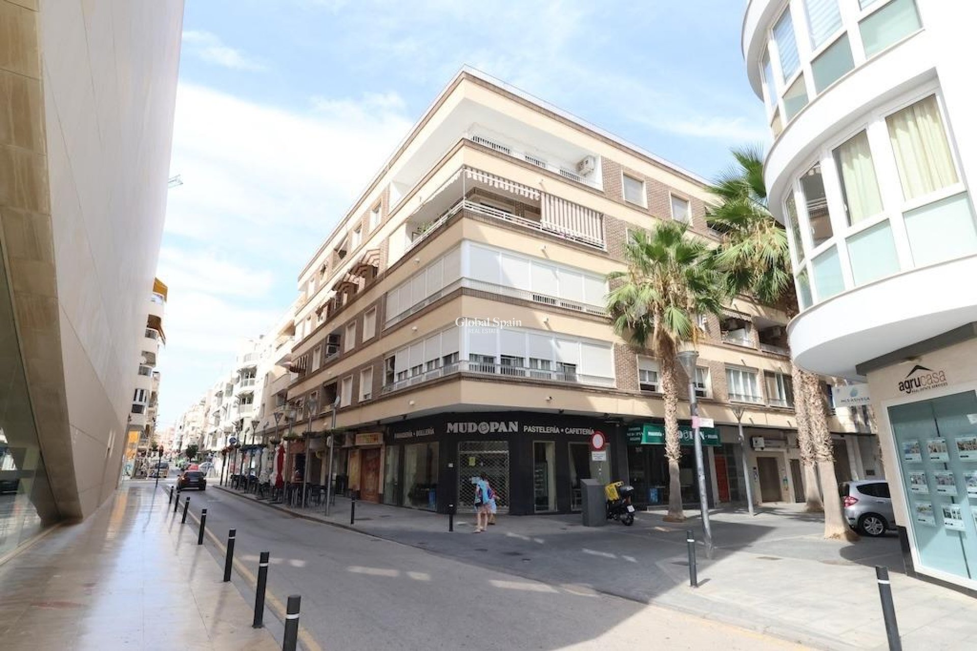 Odsprzedaż - PENTHOUSE -
TORREVIEJA - 