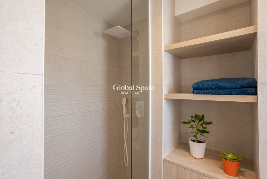 Odsprzedaż - PENTHOUSE -
VILLAMARTÍN - Costa Blanca