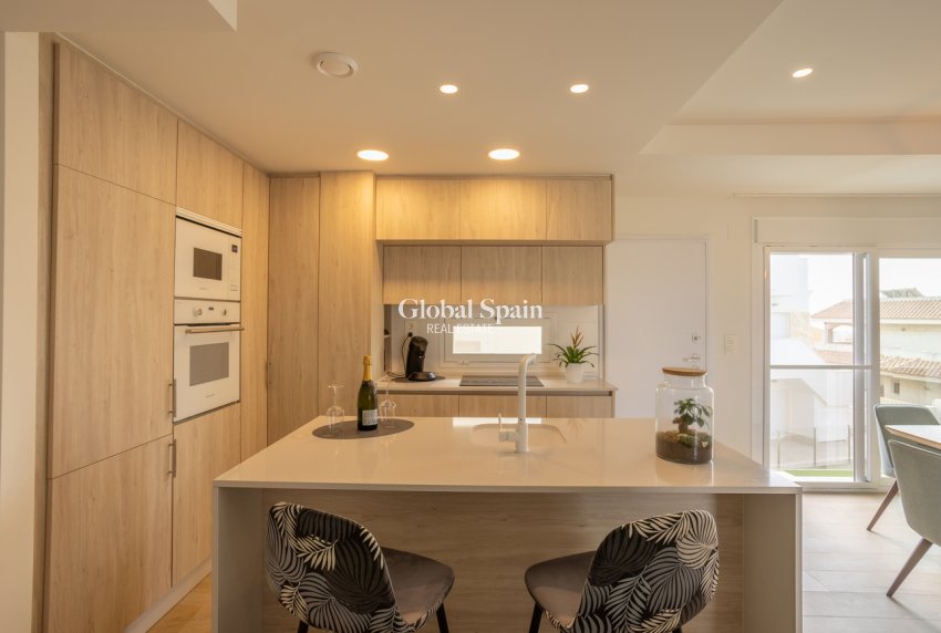 Odsprzedaż - PENTHOUSE -
VILLAMARTÍN - Costa Blanca