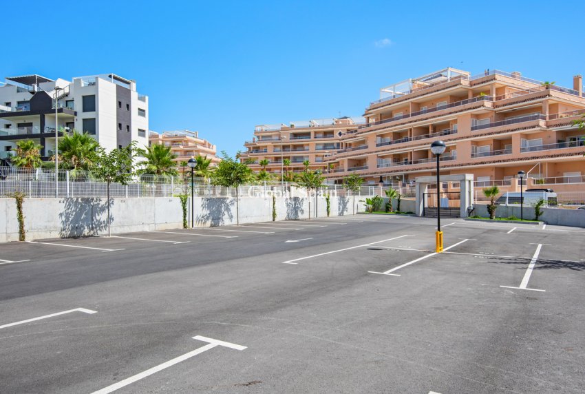 Odsprzedaż - PENTHOUSE -
VILLAMARTÍN - Costa Blanca