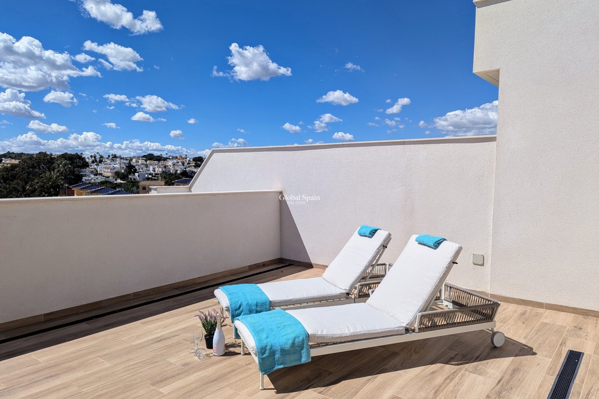 Odsprzedaż - PENTHOUSE -
VILLAMARTÍN - Costa Blanca