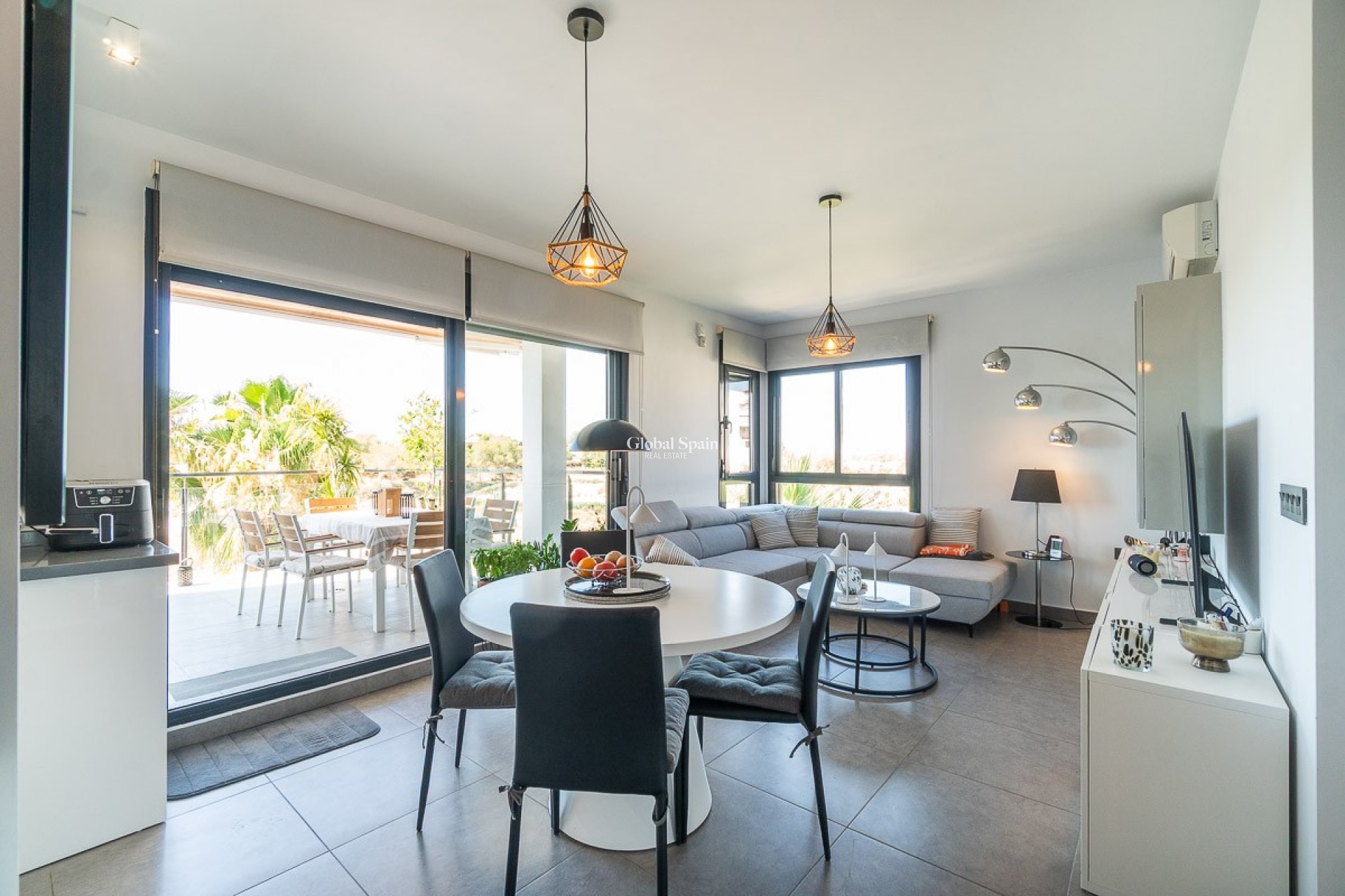Odsprzedaż - PENTHOUSE -
VILLAMARTÍN - Costa Blanca