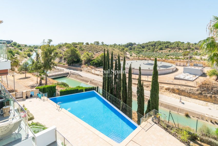 Odsprzedaż - PENTHOUSE -
VILLAMARTÍN - Costa Blanca