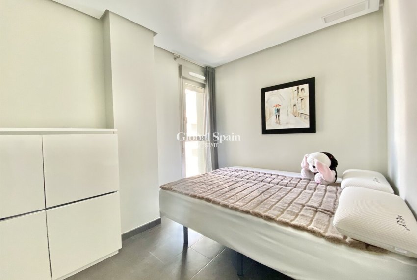 Odsprzedaż - PENTHOUSE -
VILLAMARTÍN - LOS DOLSES