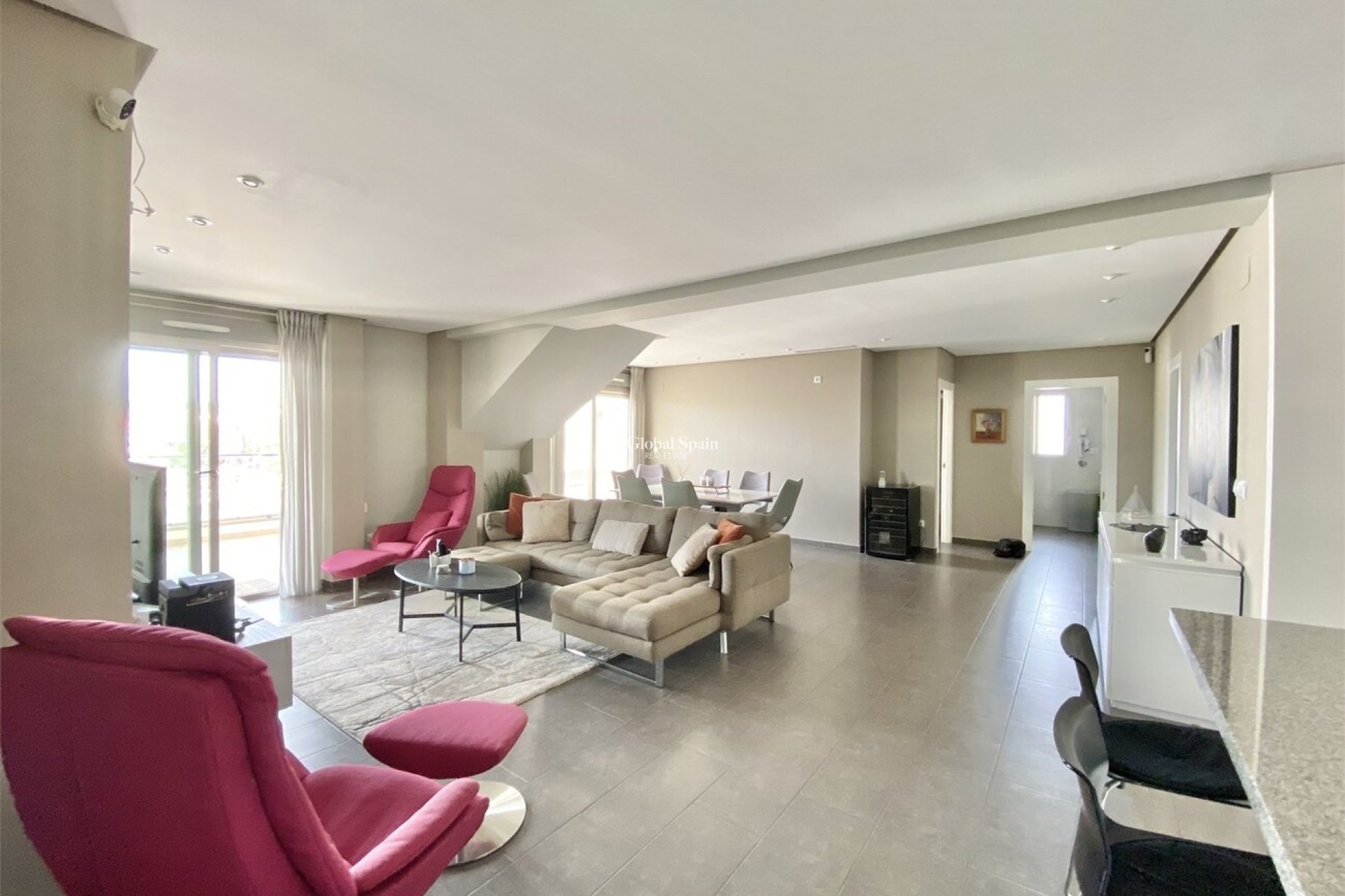 Odsprzedaż - PENTHOUSE -
VILLAMARTÍN - LOS DOLSES