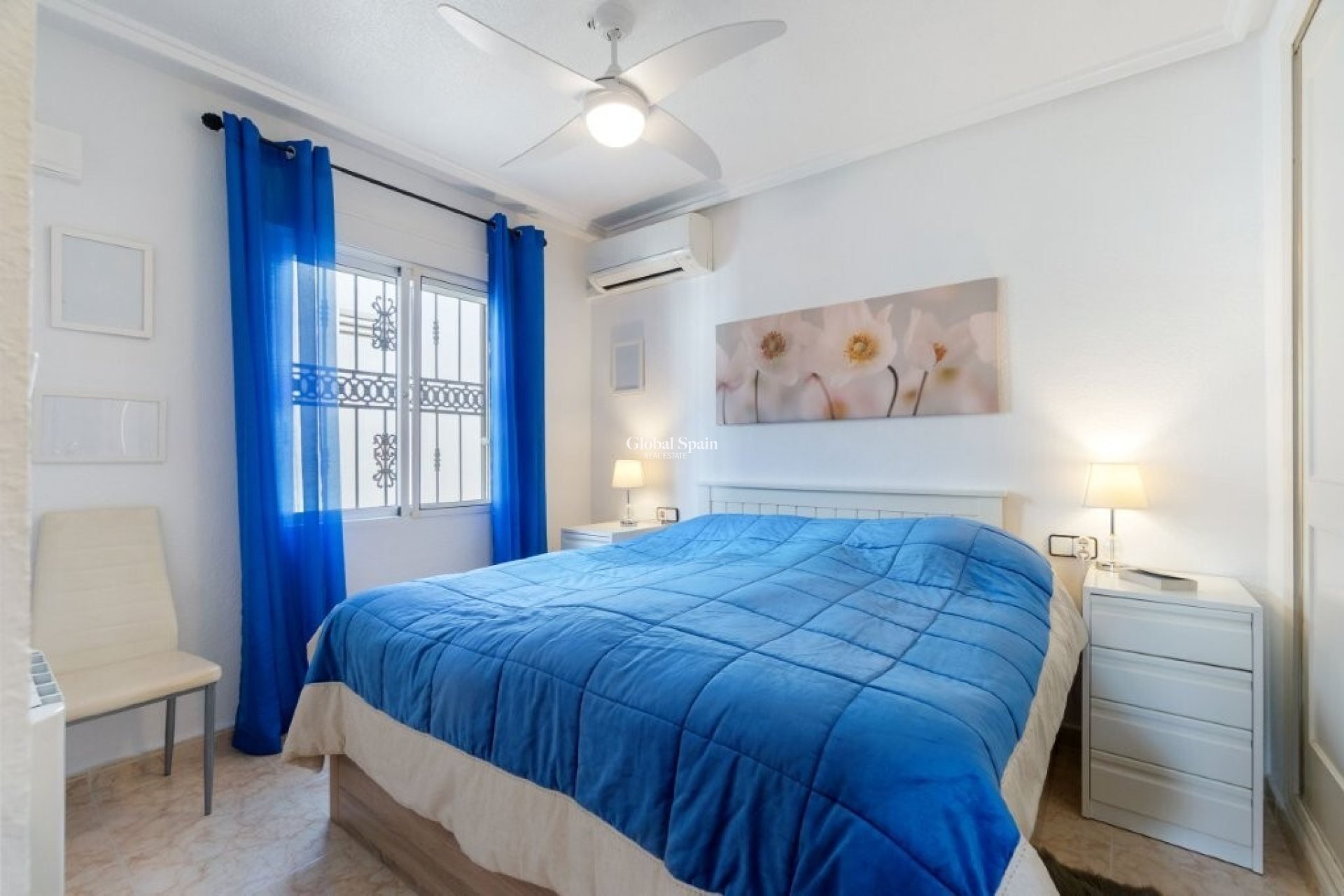 Odsprzedaż - Penthouse w domu czteroosobowym -
ORIHUELA COSTA - Serena 5