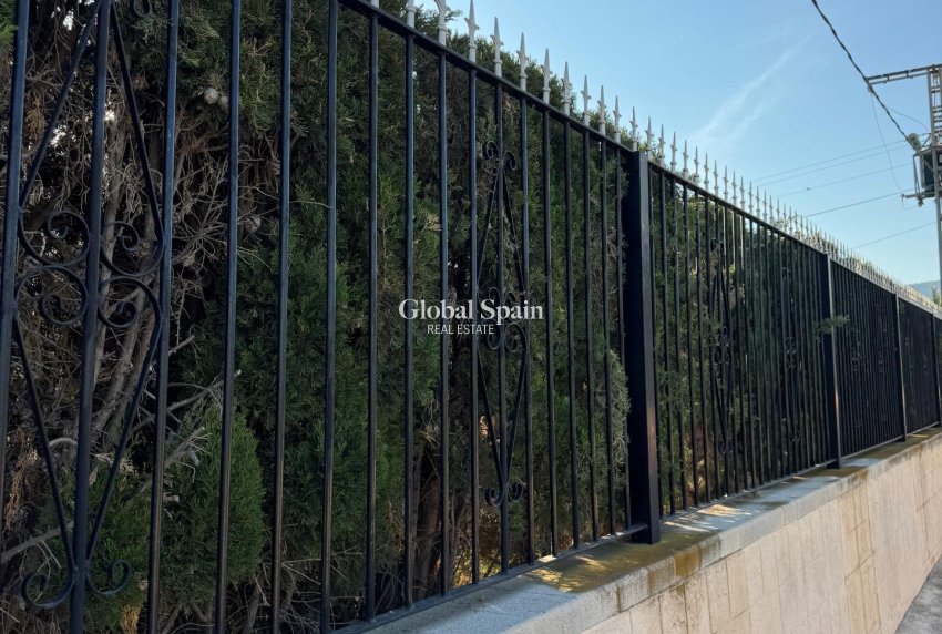 Odsprzedaż - WILLA  -
ALBATERA - Partida Lomas