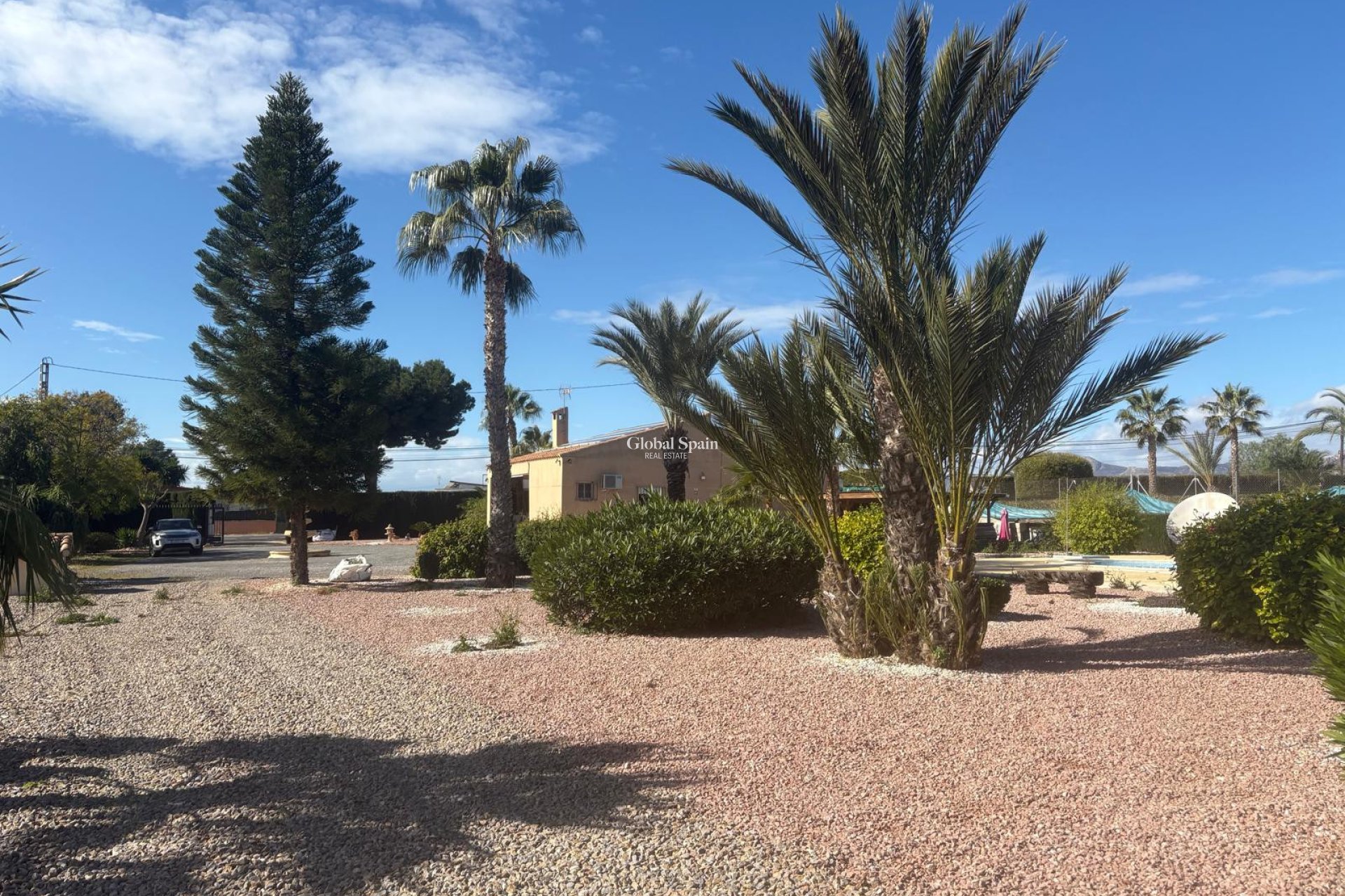 Odsprzedaż - WILLA  -
ALBATERA