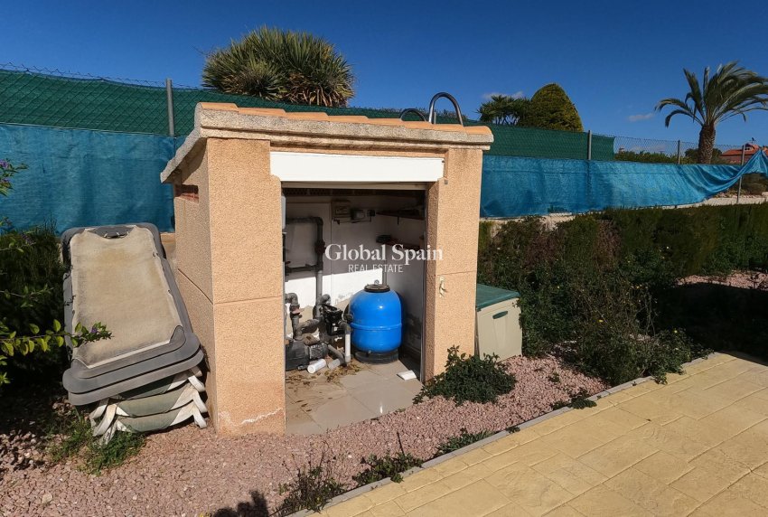 Odsprzedaż - WILLA  -
ALBATERA