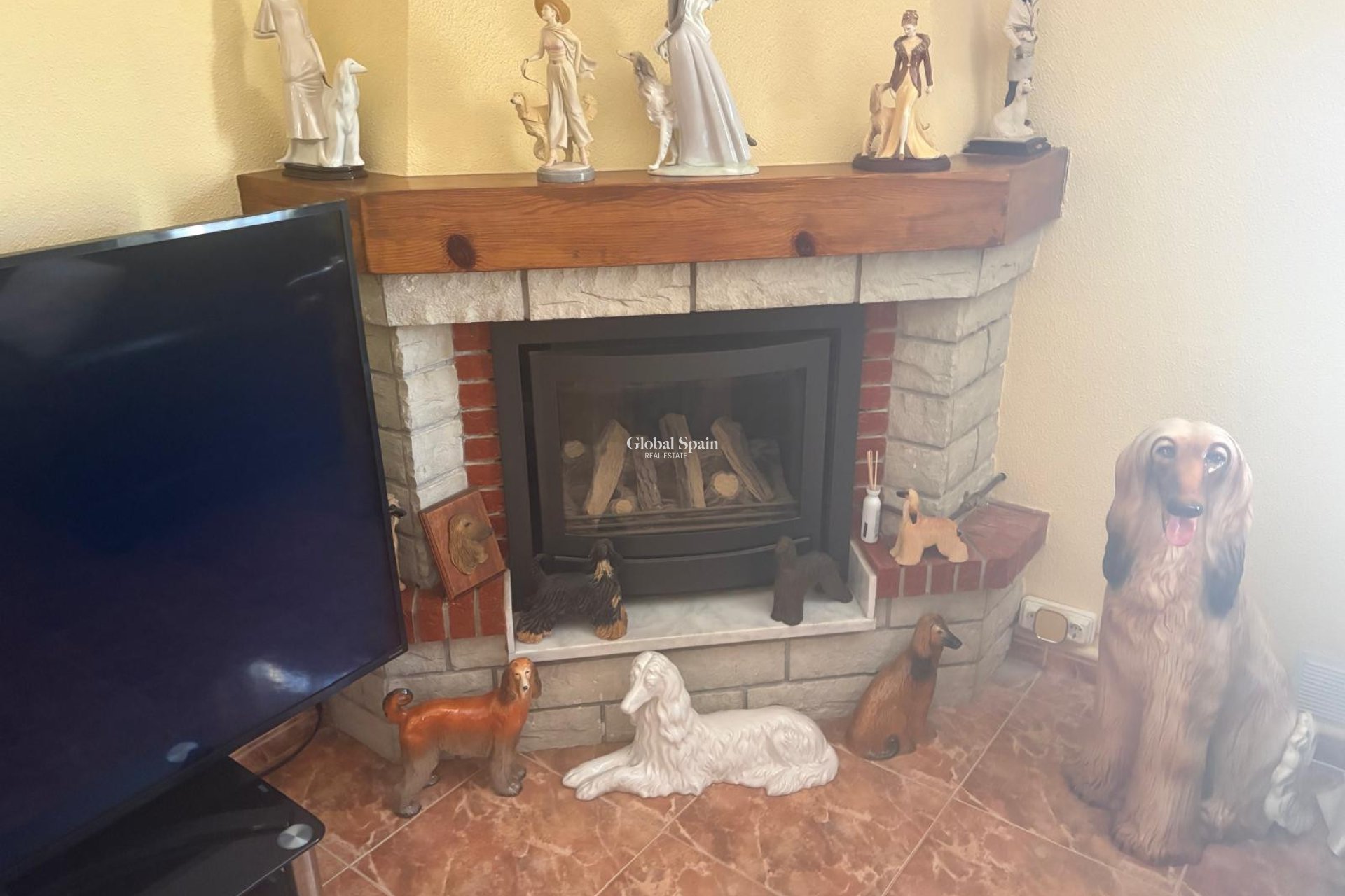 Odsprzedaż - WILLA  -
ALBATERA