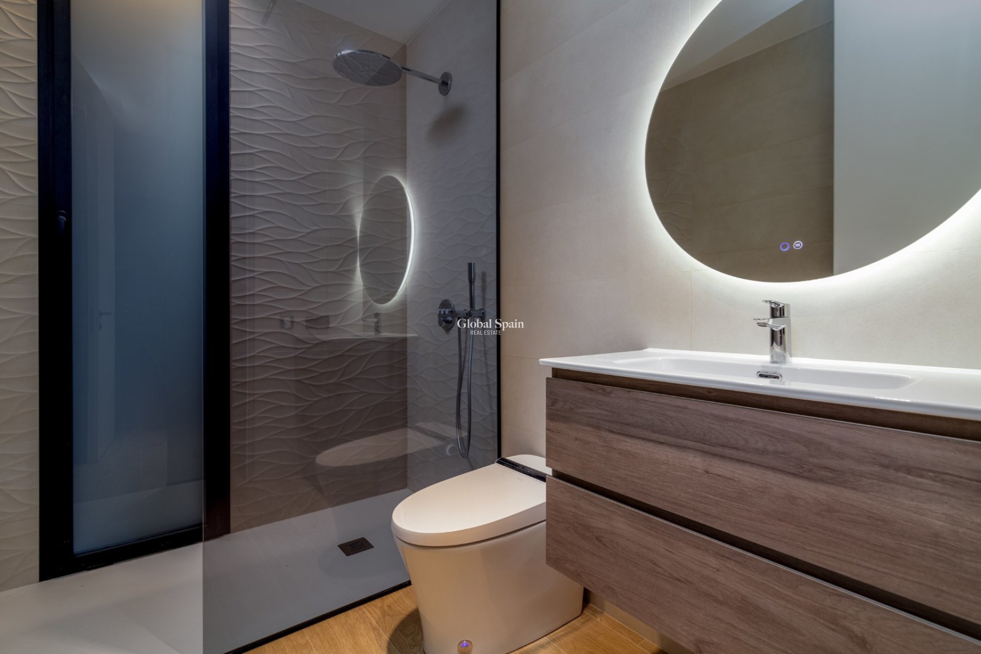 Odsprzedaż - Willa -
Albir - center