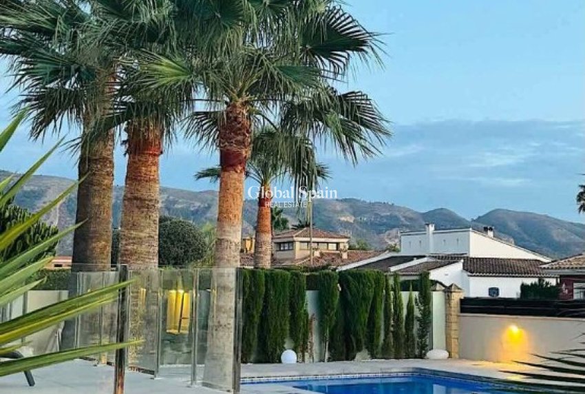 Odsprzedaż - WILLA  -
ALFAZ DEL PI - Costa Blanca