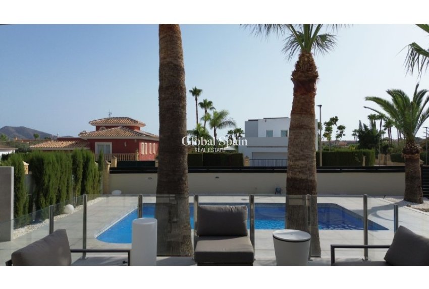 Odsprzedaż - WILLA  -
ALFAZ DEL PI - Costa Blanca