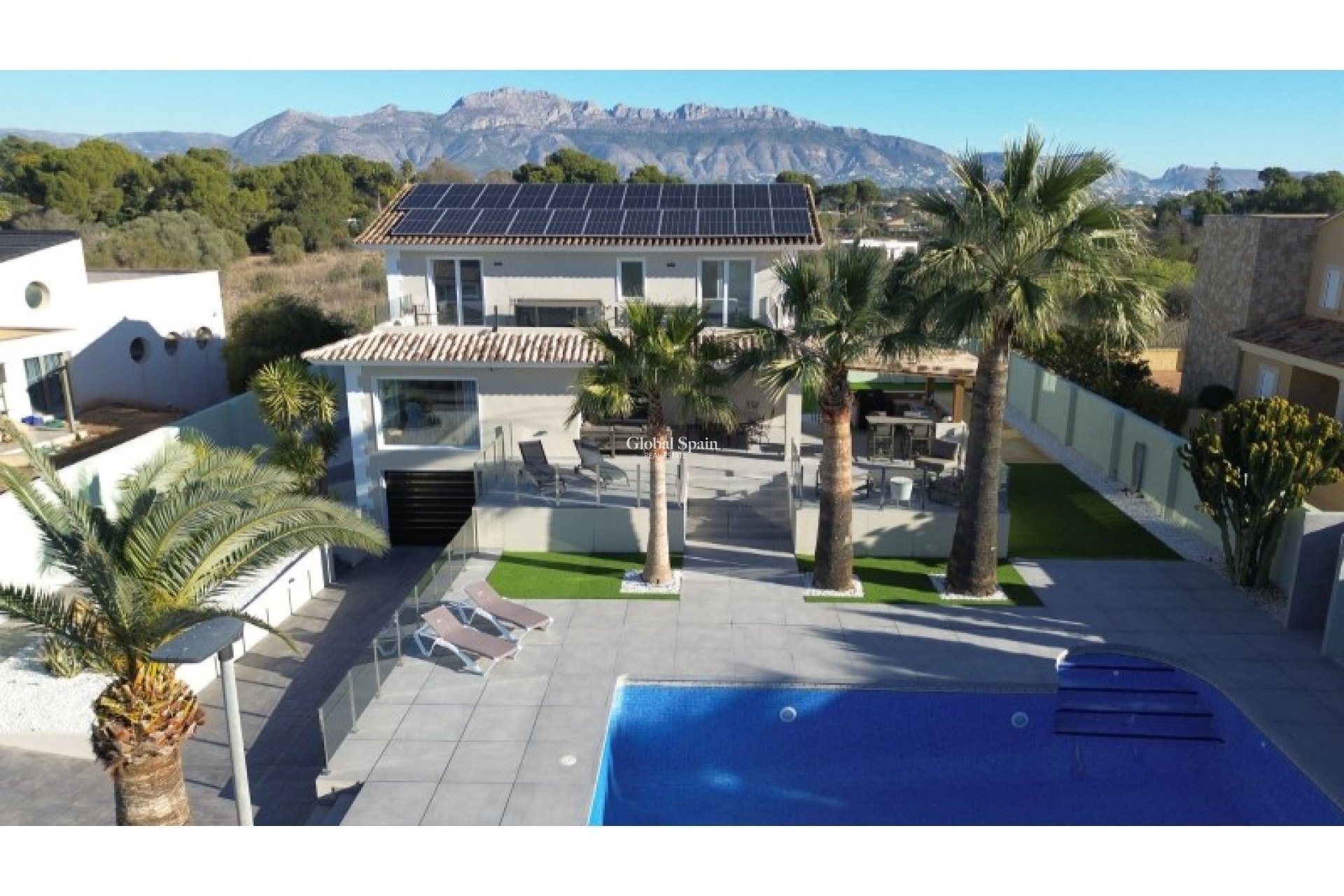Odsprzedaż - WILLA  -
ALFAZ DEL PI - Costa Blanca