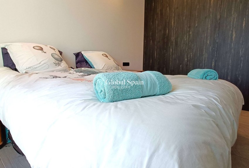 Odsprzedaż - WILLA  -
ALGORFA - Inland