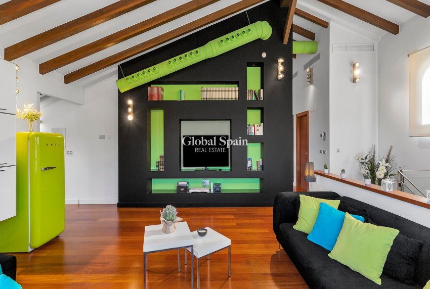 Odsprzedaż - WILLA  -
ALGORFA - Inland